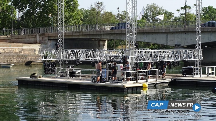 Agde - LA SCENE FLOTTANTE SE PREPARE 23/07/2019 Michel Jonasz Quartet à partir de 21h00