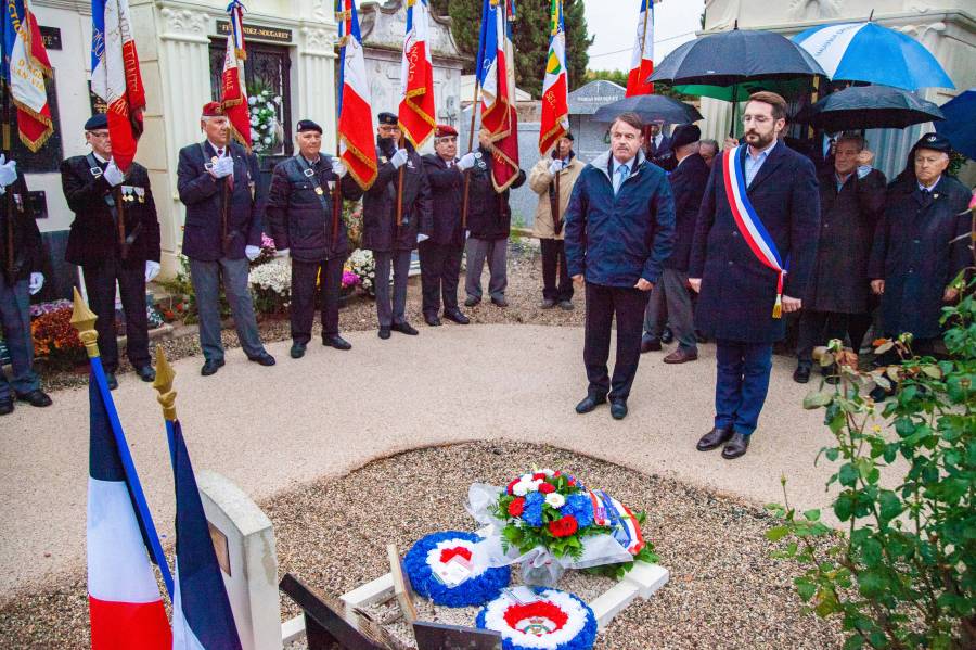 Vias - Hommage aux deux aviateurs anglais « Morts pour la France »