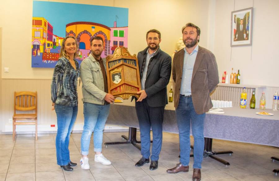 Vias - Le pavois Maurice NAVARETTE remis au vainqueur 2019