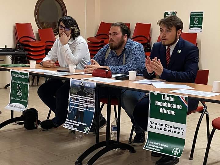 Bessan - Une réunion pour débattre de la citoyenneté avec un groupe d'étudiants à Bessan le 6 mars