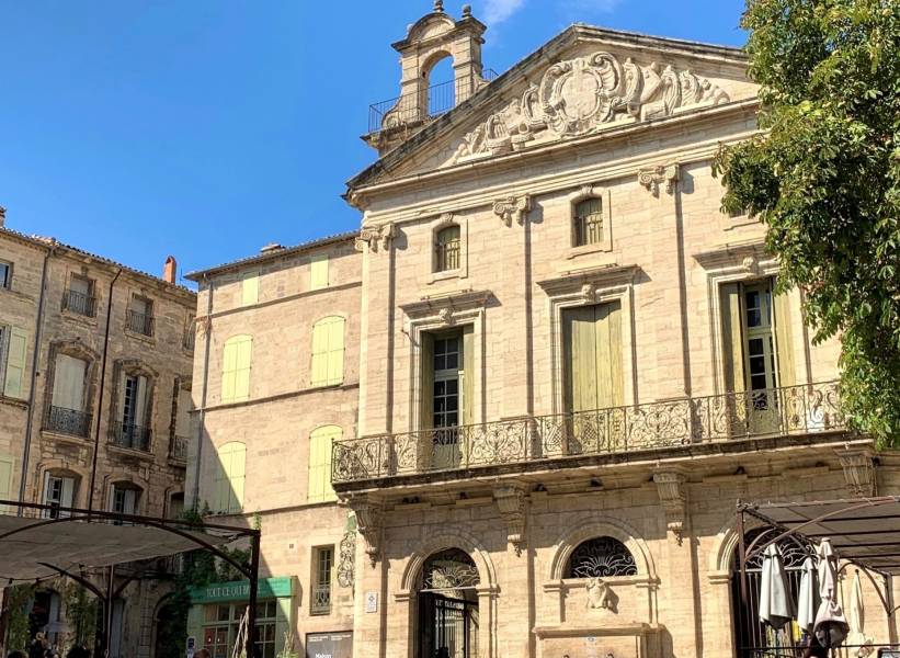 Hérault - Pézenas- La Maison des Métiers d'Art propose des visites guidées métiers d'art et patrimoine