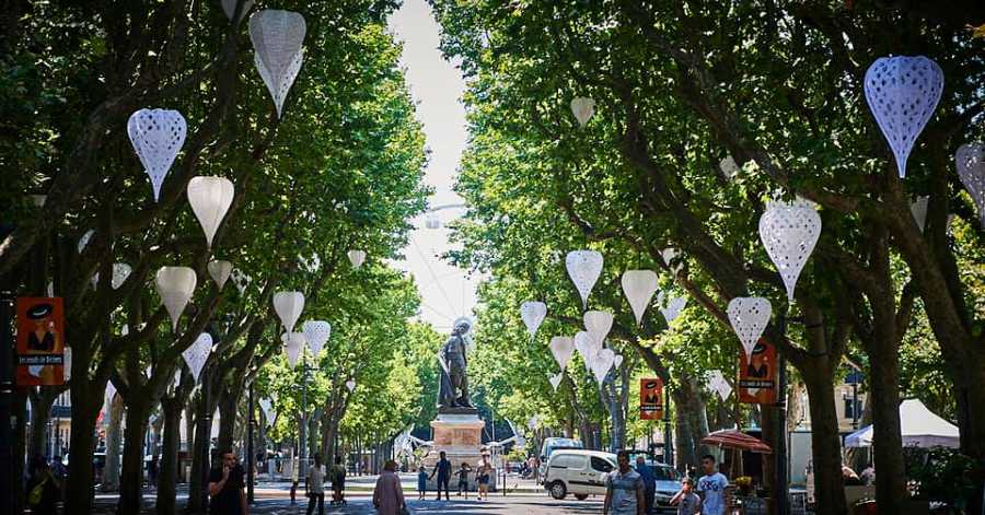 Hérault - Béziers - Une ville en tenue d'été !