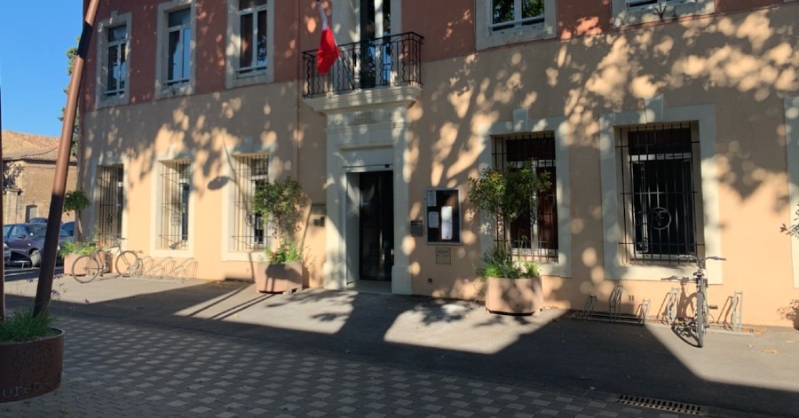 Florensac - L'accès de la Mairie désormais adapté aux personnes à mobilité réduites !