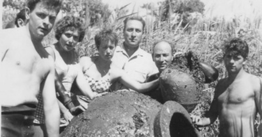 Grau d'Agde - En 1960, quatre dolia d'époque Romaine sont découverts dans le fleuve, entre le port et le Grau d'Agde