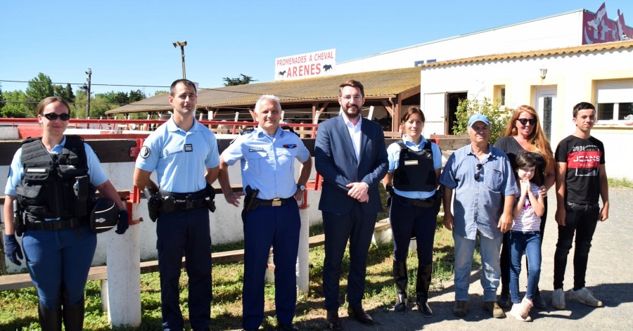 Vias - INTERVIEW - Présentation de la première brigade équestre de gendarmerie de Vias