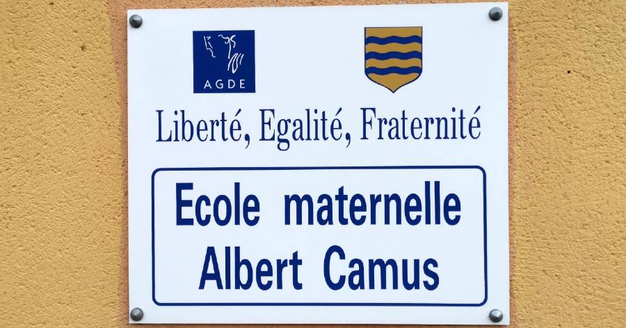 Agde - Rentrée scolaire : la liste de classes affichées à la maternelle Albert Camus