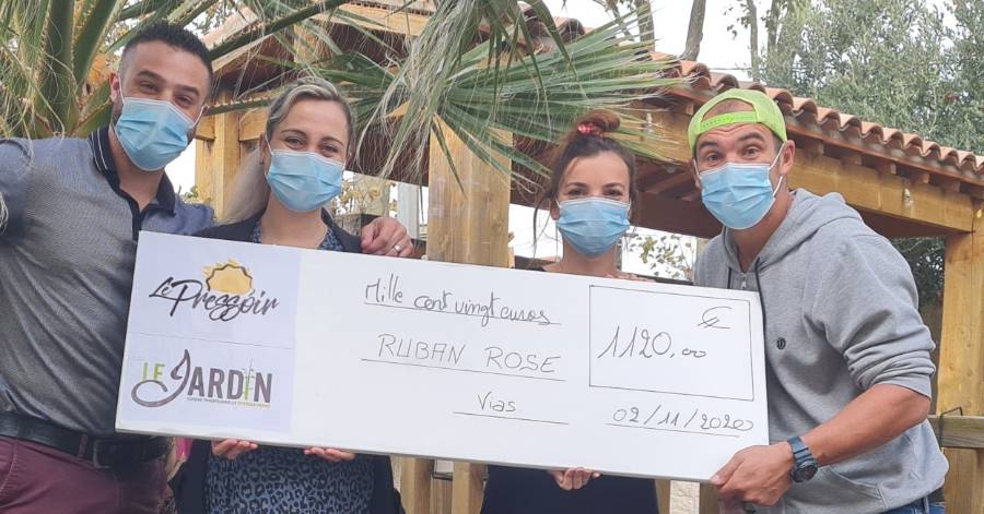 Vias - 1120 euros pour l'association ruban rose !!! Le Jardin et Le Pressoir ont fait fort !
