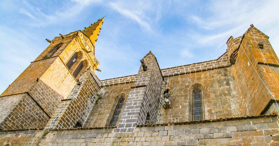 Vias - Des cordes et des hommes de retour à la cime de l'église !