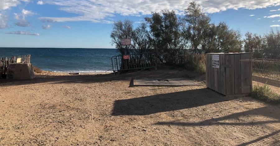 Portiragnes - Bacs à déchets marins : ramassage des déchets à la plage