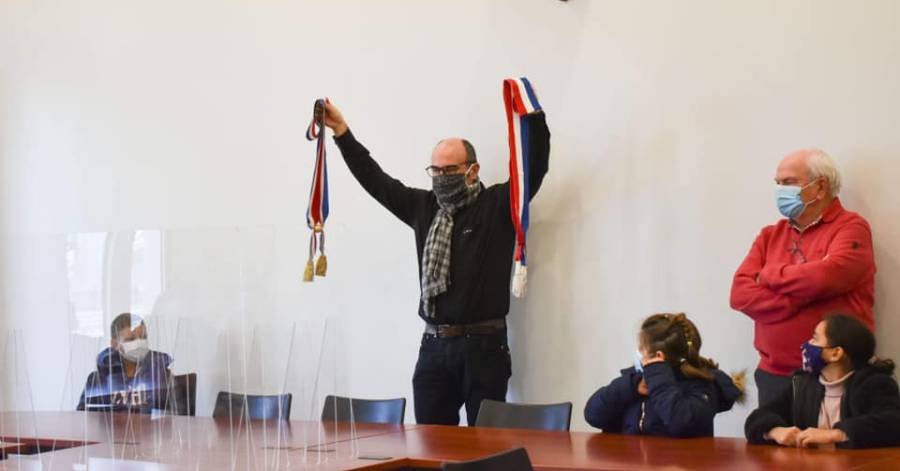 Florensac - La citoyenneté commence dès le plus jeune âge : une classe de CE2 à la mairie.