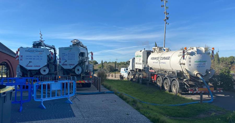 Agde - Archipel la Cité de l'Eau : 5 jours d'intervention, un gros chantier de vidange !