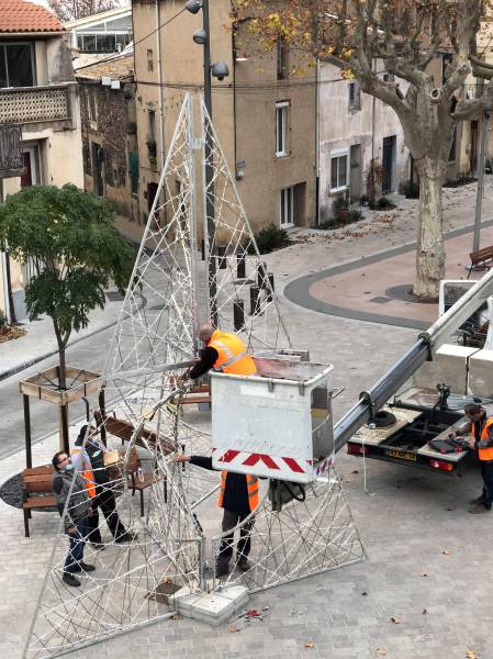 Bessan - Nouveautés municipales dans les illuminations de Noël à Bessan