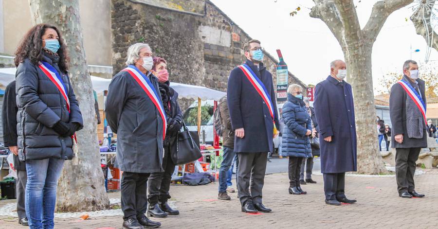 Vias - Cérémonie commémorative du 5 décembre sur le parvis de l'église Saint Jean-Baptiste.