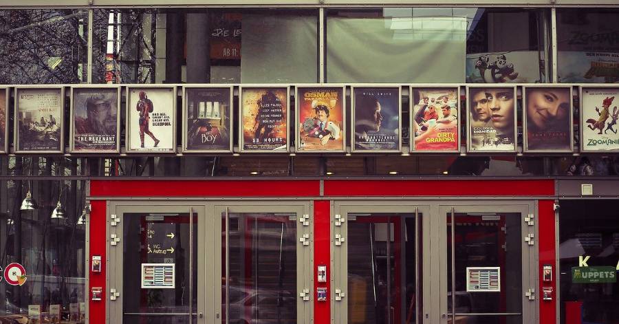 Occitanie - Les enseignes des cinémas allumées pour manifester leur désaccord !