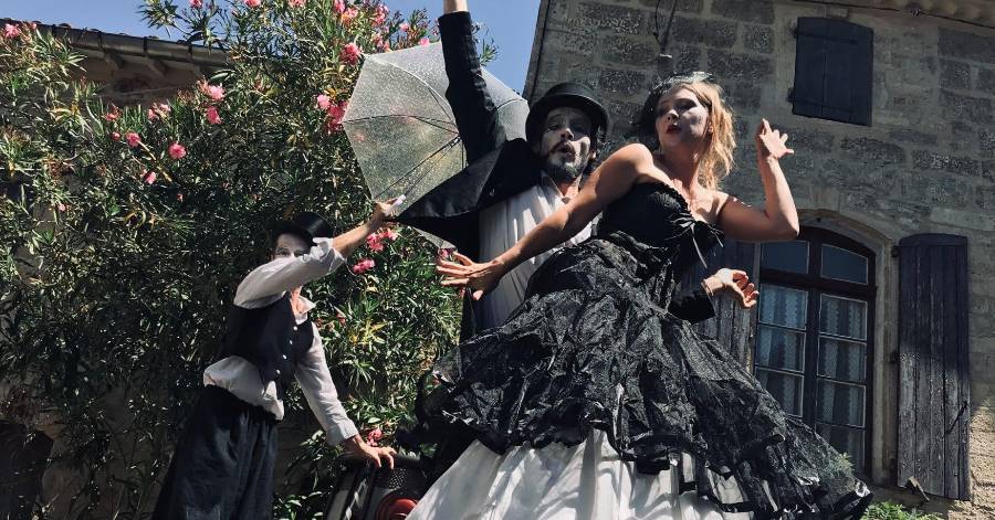 Pézenas - Découvrez les déambulations fantastiques de la Joyeuse Gravité jusqu'au 24 décembre !