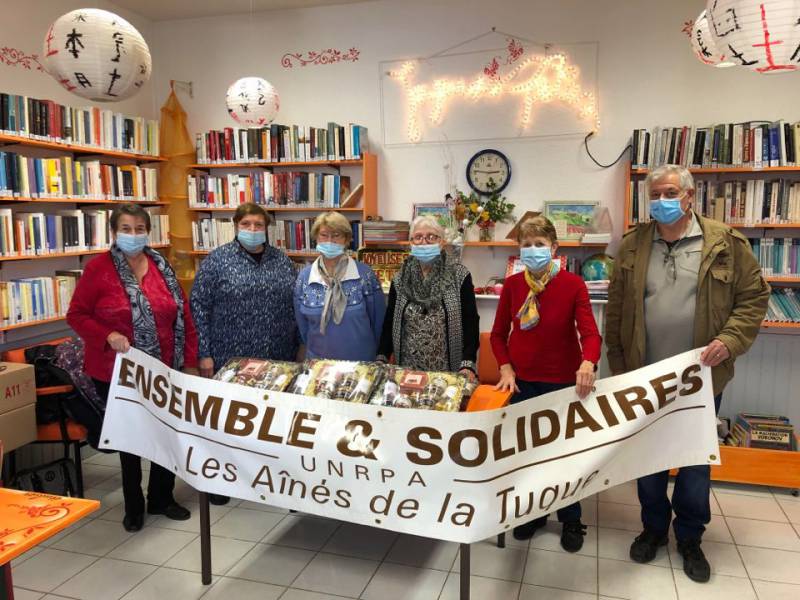 Bessan - Distribution réussie des colis du club du 3e âge Les Aînés de la Tuque a ses adhérents