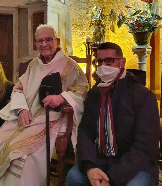Bessan - L'office de Noël de Bessan célébré par le père Joseph Terré, prêtre centenaire aux 77 ans de sacerdoce