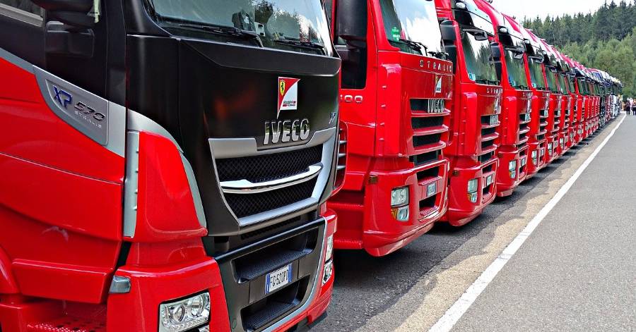 France - Les véhicules lourds doivent désormais être équipés d'une signalisation matérialisant leurs angles morts.
