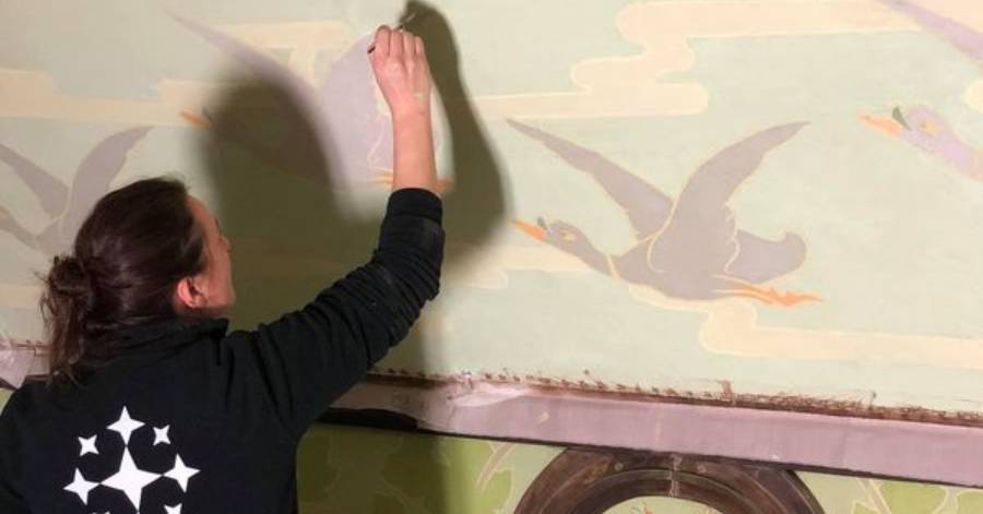 Agde - Le renouveau du château Laurens : la restauration des décors peints.
