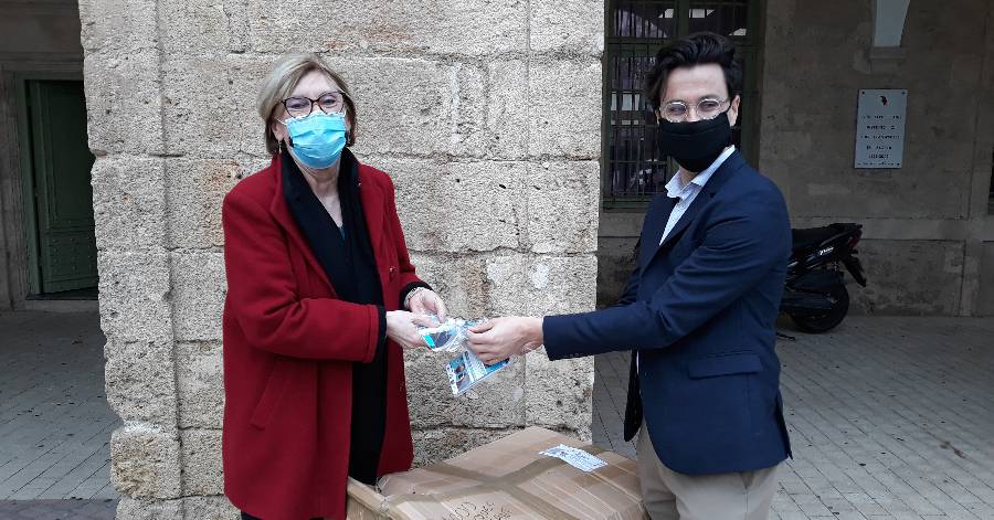 Pézenas - Région et ville offrent des masques aux élèves Piscénois