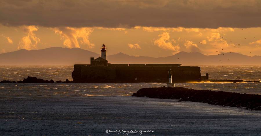 Cap d'Agde - Des photos magnifiques : Un ciel de feu sur Brescou !