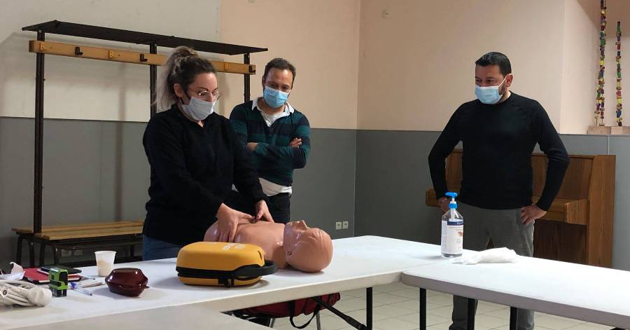 Portiragnes - Les agents communaux s'initient à la défibrillation.