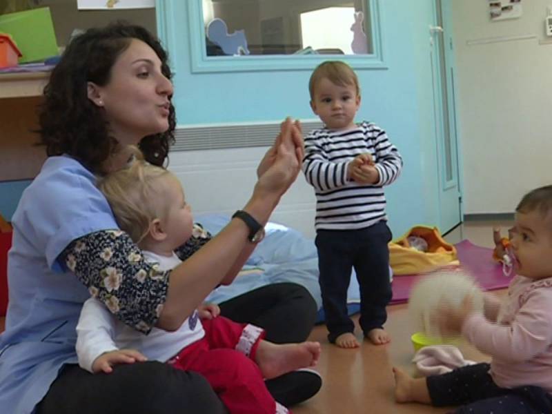Bessan - Les bambins de la crèche municipale utilisent les signes pour communiquer