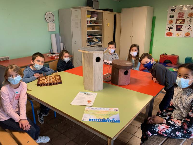 Bessan - Des nichoirs et des observateurs en herbe au centre de loisirs municipal