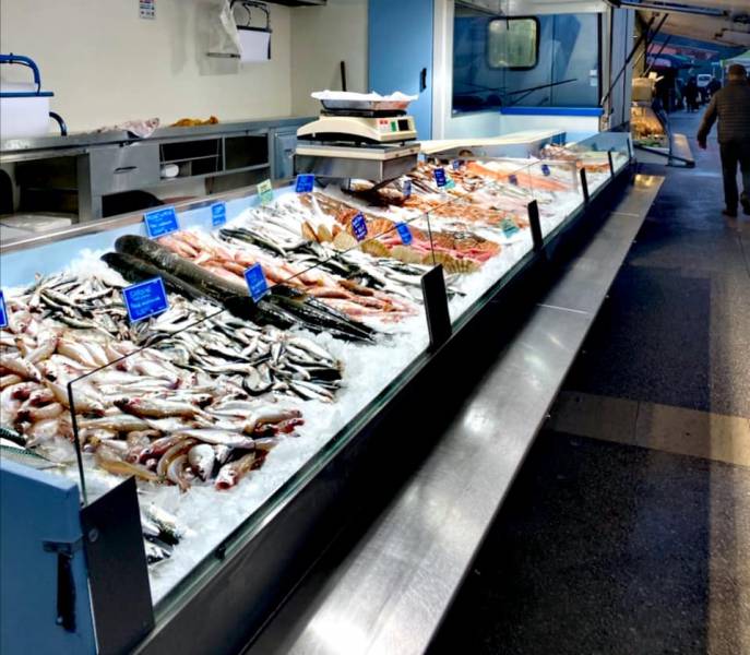 Bessan - Du bon poisson de la Méditerranée de retour sur le marché dominical de Bessan