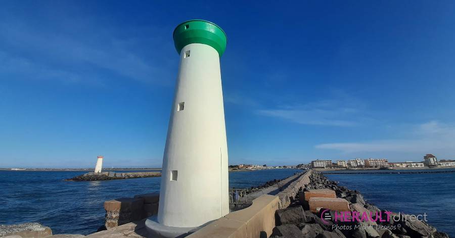 Grau d'Agde - Mise en sécurité des blocs en cours sur la jetée du Grau d'Agde