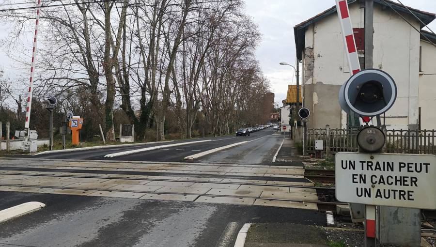 Bessan - Les Bessanais invités à participer à l'enquête publique sur le passage à niveau