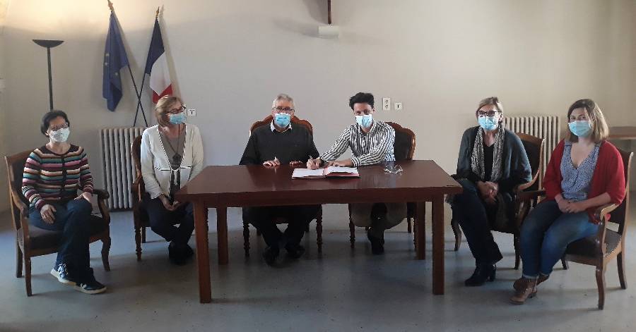 Pézenas - Signature d'un partenariat avec Terre de Liens
