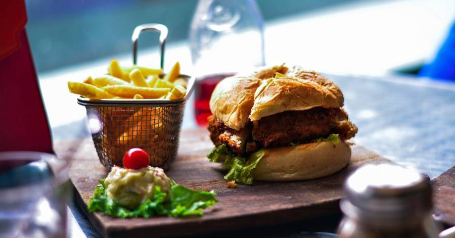 France - Les jeunes sont-ils toujours attirés par la malbouffe ?