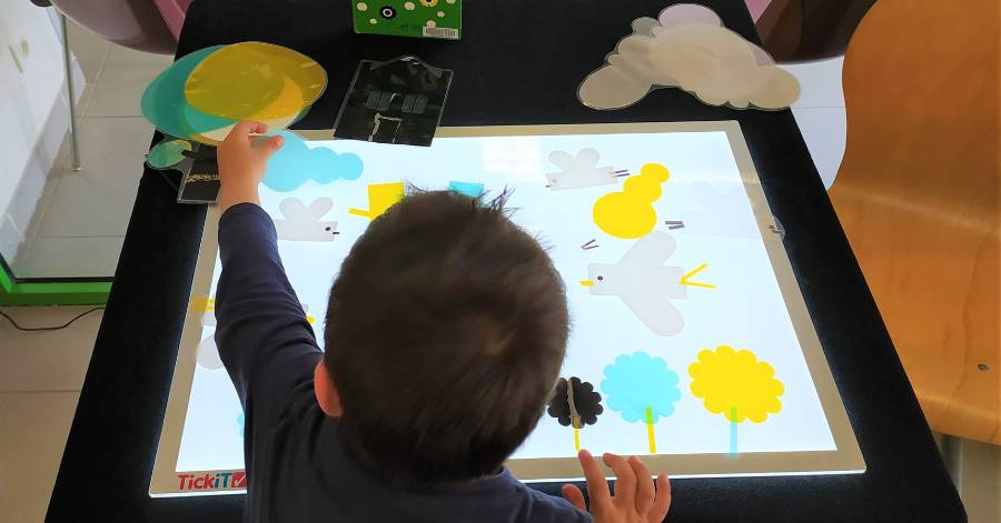 Portiragnes - L'exposition « A Hauteur d'Enfants » est arrivée dans votre médiathèque !
