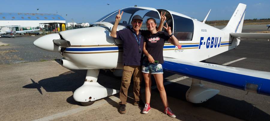 Agde - Lenaïg vient d'avoir tout juste 16 ans et pilote un avion !