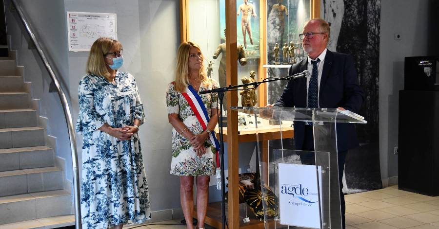 Agde - La Ville d'Agde a remis à Michel L'Hour, la Médaille de la Ville.