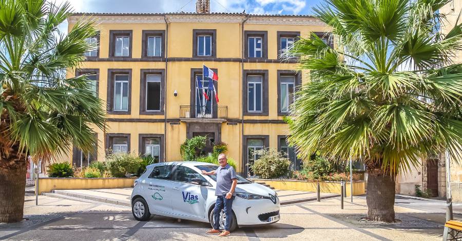 Vias - La municipalité vient d'acheter son tout premier véhicule électrique !