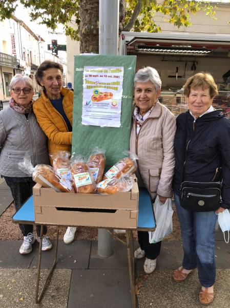 Bessan - Les brioches de l'amitié et de la solidarité se sont arrachées sur le marché