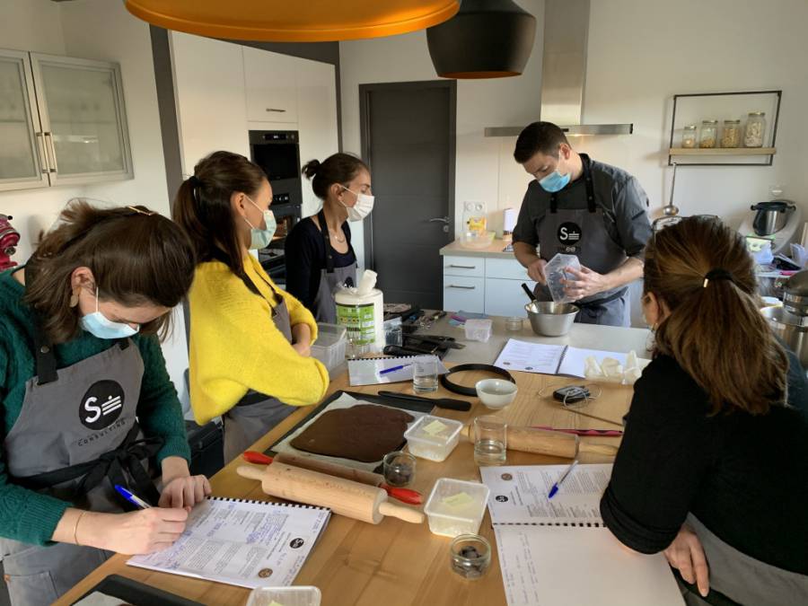 Florensac - Ateliers de pâtisserie à domicile à Florensac dans l'Hérault : Le chef Florent Cantaut propose un moment de partage