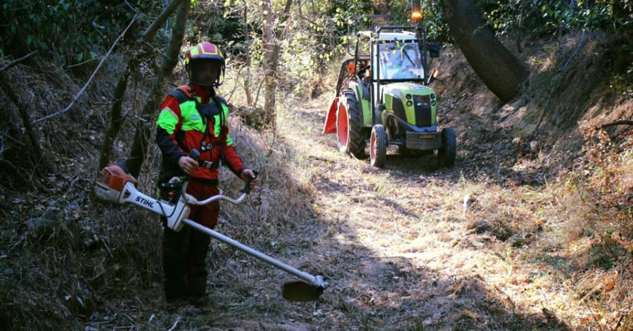 Vias - Entretien des berges pour faciliter l'évacuation des eaux lors de fortes pluies
