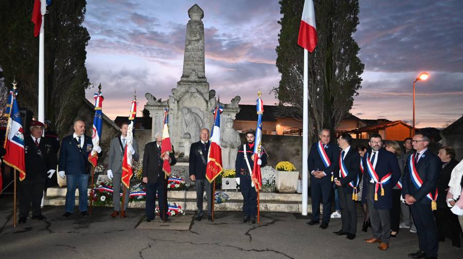 Bessan - Affluence et recueillement pour la célébration de l'Armistice du 11-Novembre à Bessan