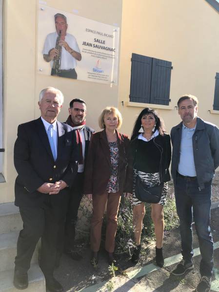 Bessan - Espace Ricard : émouvant hommage à Jean Sauvagnac avec la participation de l'âne de Bessan