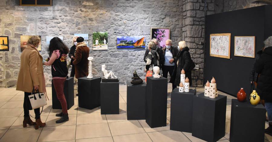 Agde - Une soixantaine de peintures et autant de sculptures à la salle Molière !
