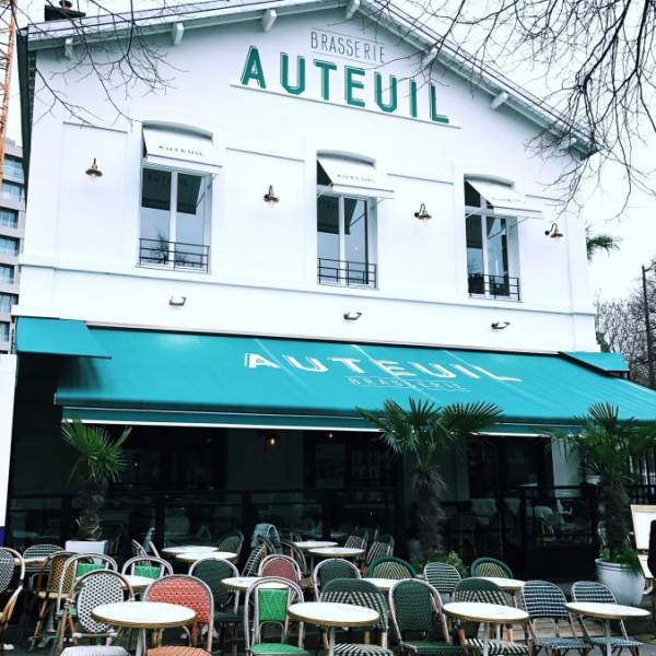 Bessan - Le rayonnement des vins de la coopérative de Bessan jusqu'aux restaurants de la capitale