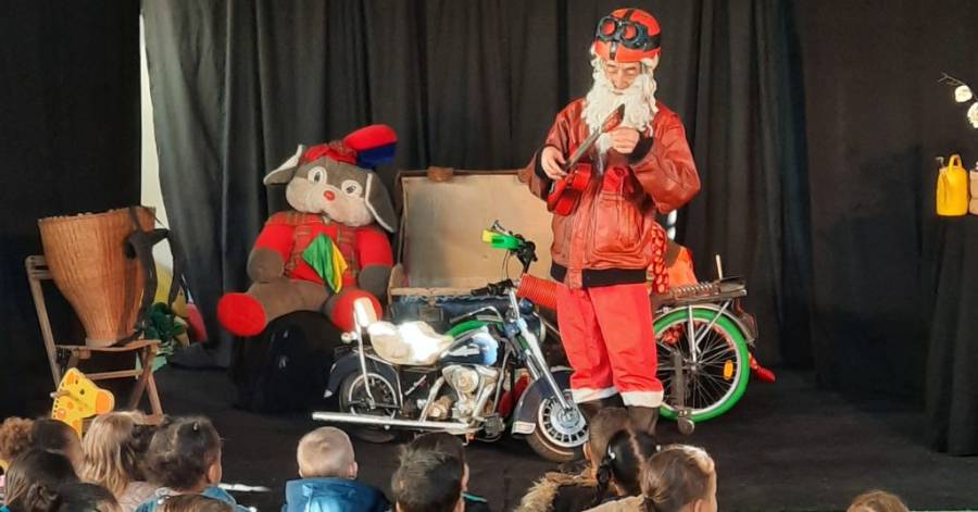 Montagnac - Spectacle à l'École Maternelle Ferry