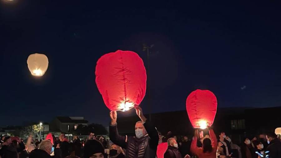 Bessan - Le traditionnel lâcher de lanternes illumine le ciel et les fêtes de fin d'année