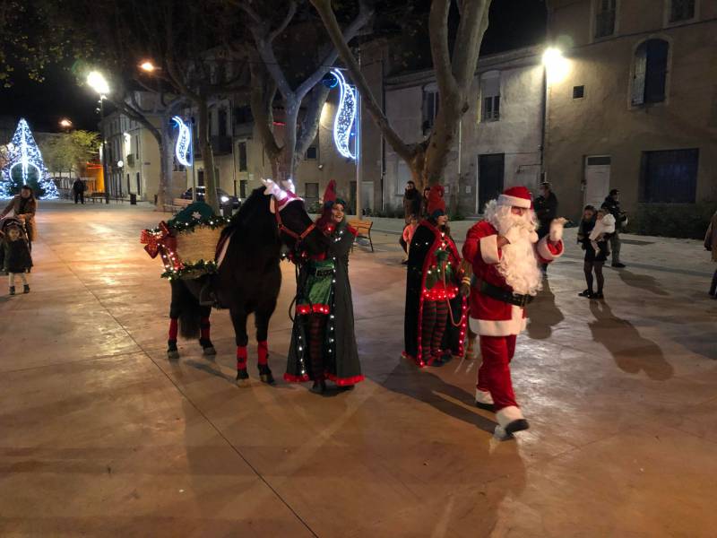 Bessan - Le Père Noël et ses lutins sont venus saluer les jeunes de l'As Bessan football