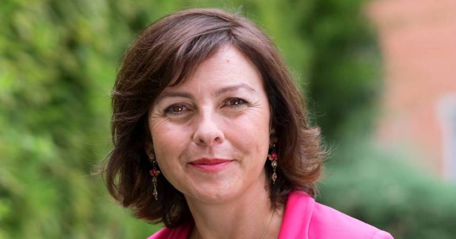 Occitanie - Carole Delga se voit remettre le prix de l'élue locale de l'année 2021