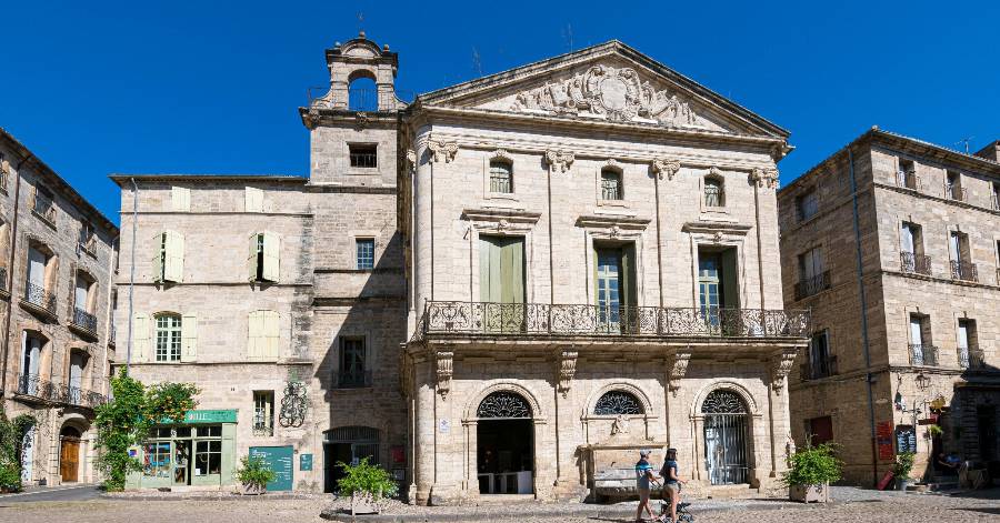 Pézenas - Exposition « les bustes de Molière » : votez et tentez de gagner un chèque cadeau !
