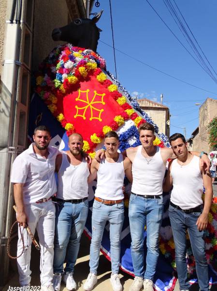 Bessan - L'âne totem et sa musique se sont mis en jambe avant la fête locale d'août